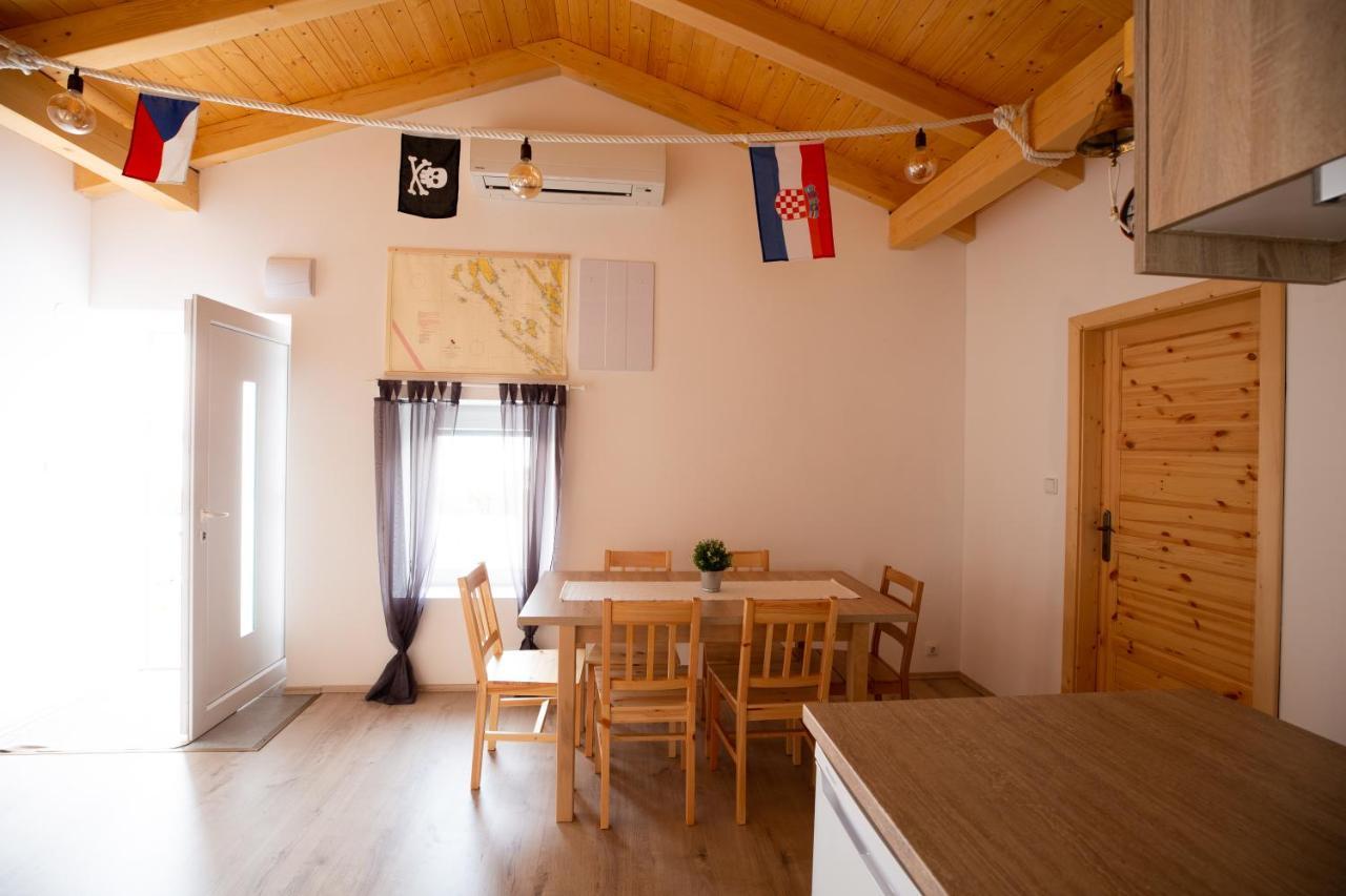 Kuca Nerezinka Appartement Nerezine Buitenkant foto