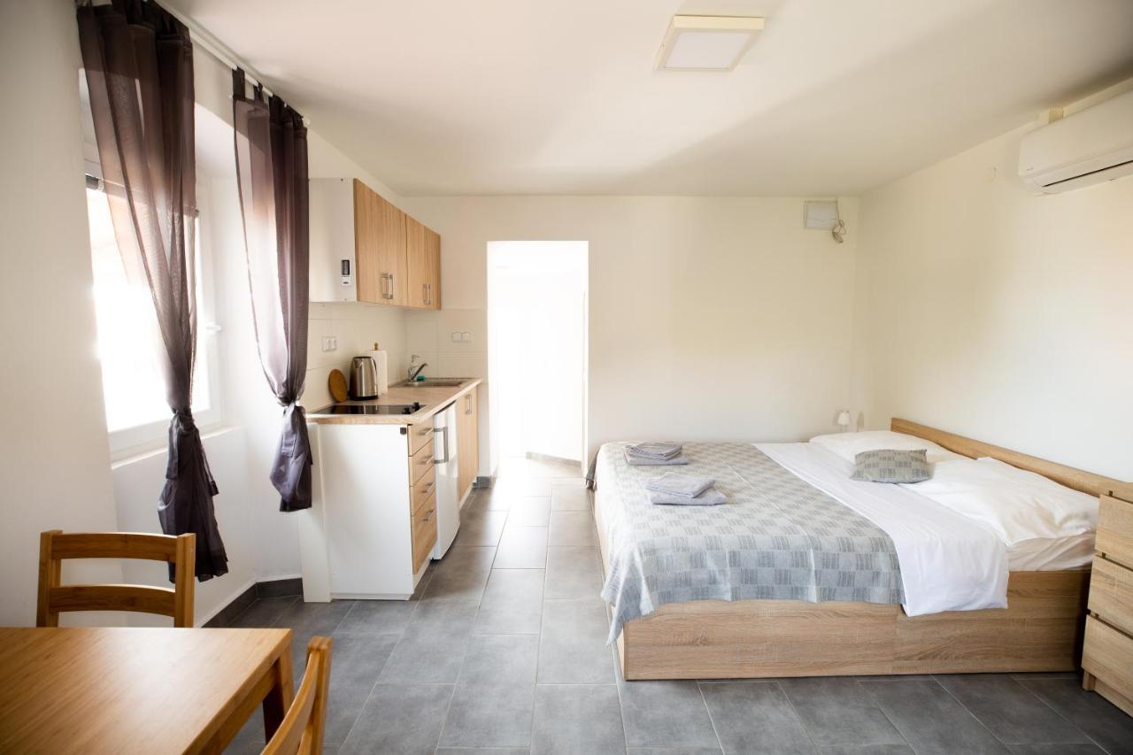 Kuca Nerezinka Appartement Nerezine Buitenkant foto